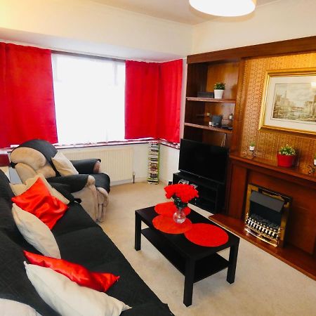 Spacious 3 Bed House With Parking & Good Transport South Norwood Esterno foto