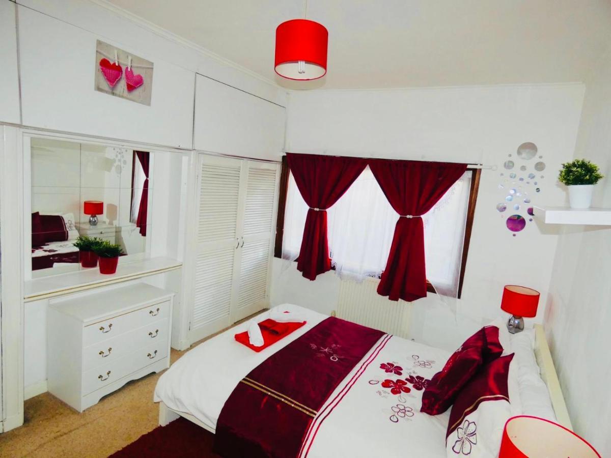 Spacious 3 Bed House With Parking & Good Transport South Norwood Esterno foto