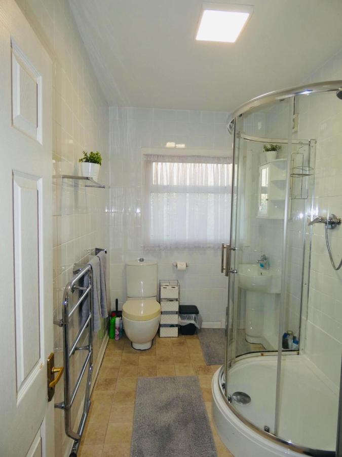 Spacious 3 Bed House With Parking & Good Transport South Norwood Esterno foto