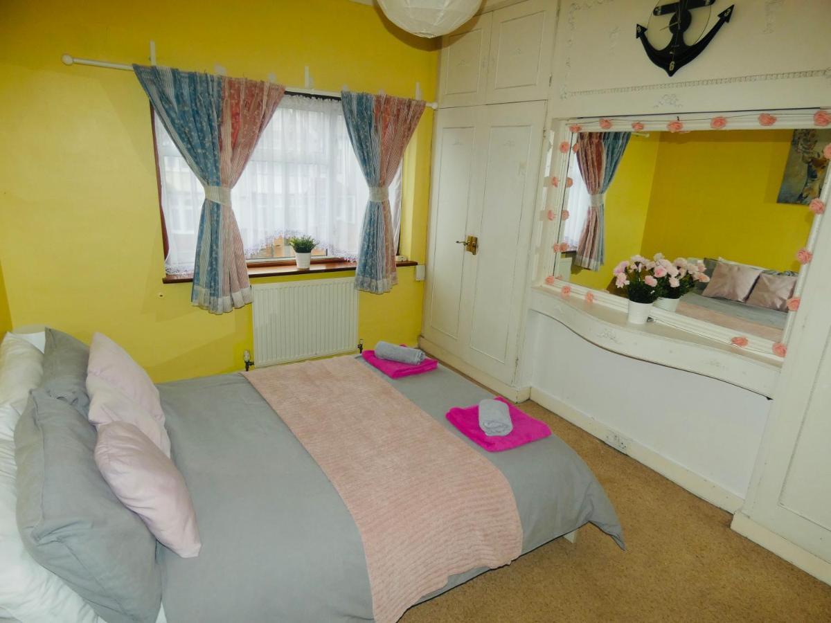 Spacious 3 Bed House With Parking & Good Transport South Norwood Esterno foto