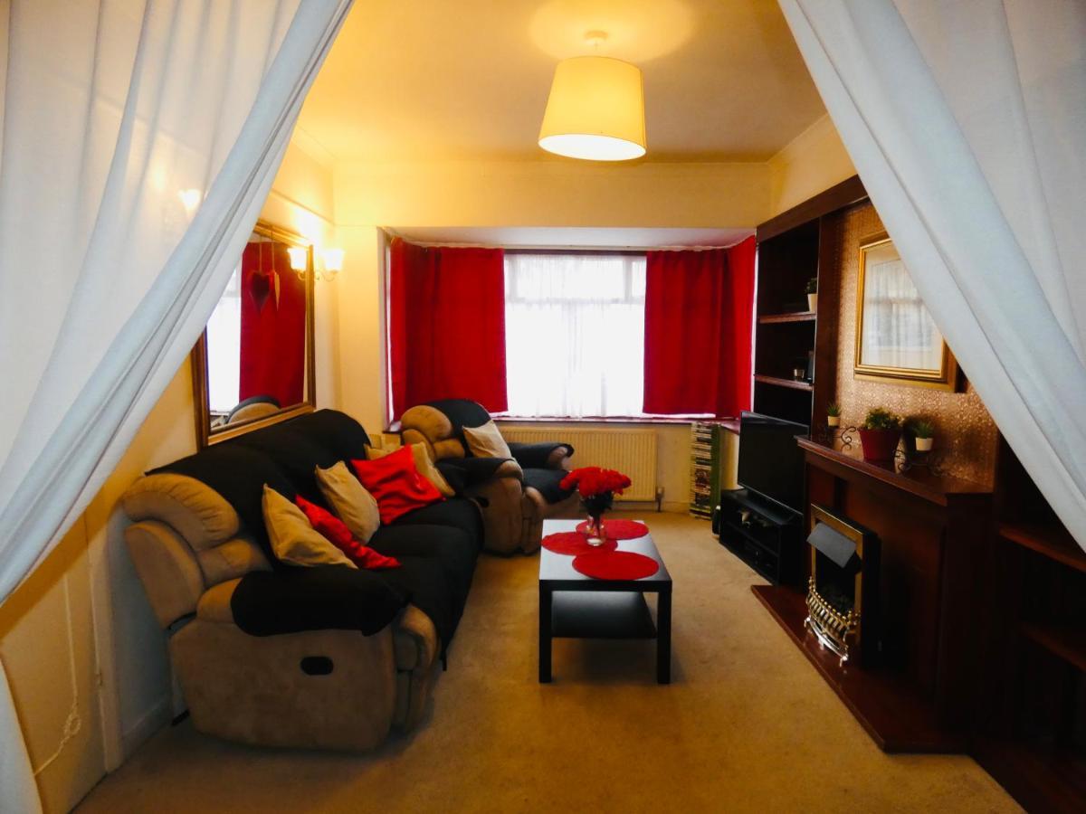 Spacious 3 Bed House With Parking & Good Transport South Norwood Esterno foto